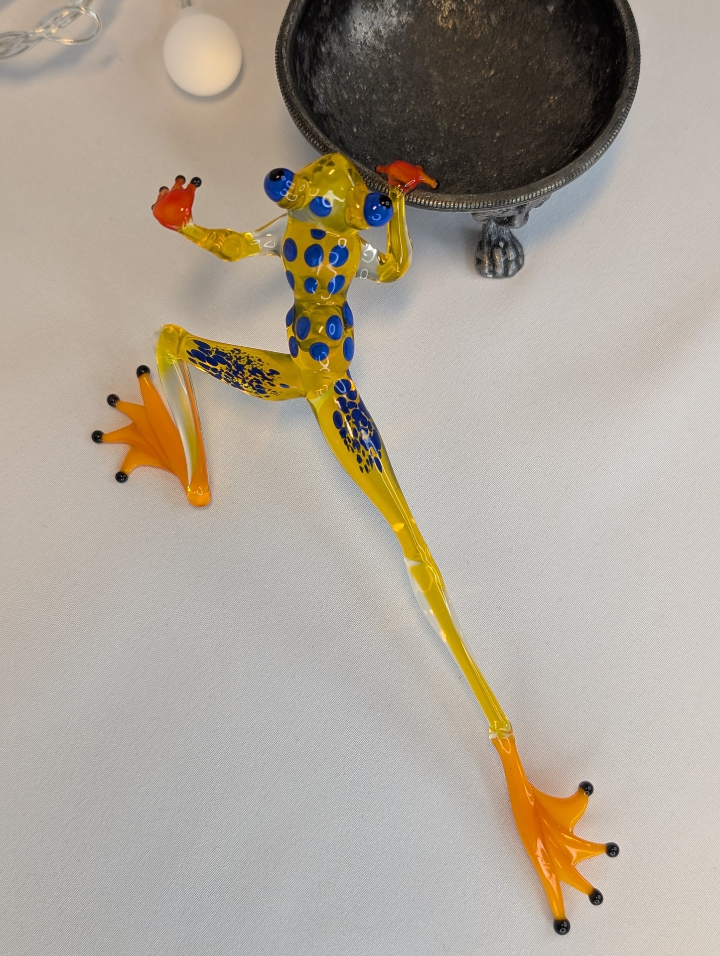 Yellow partisan frog